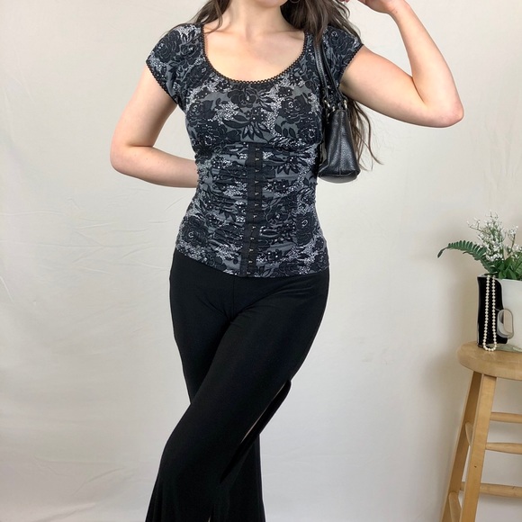 SOLD | 00s Milkmaid empire waist hook & eye top - Picture 3 of 5